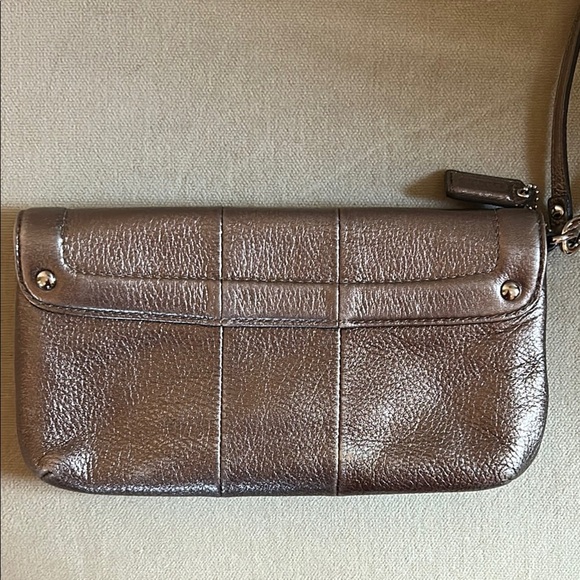 Coach Pewter / Silver Leather Wristlet with Sliver Hardware & Detachable Strap - Picture 2 of 9